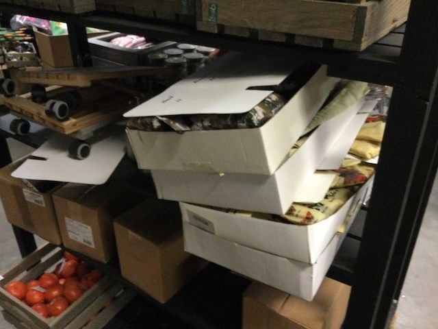 Partij huishoudelijke- en tuinartikelen - afbeelding 3 van  14