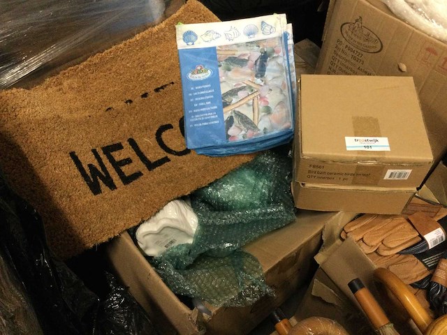 Partij huishoudelijke- en tuinartikelen - afbeelding 6 van  9