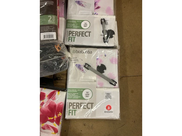 Partij huishoudelijke artikelen en accessoires w.o. brabantia, bestway en tomado - afbeelding 5 van  8