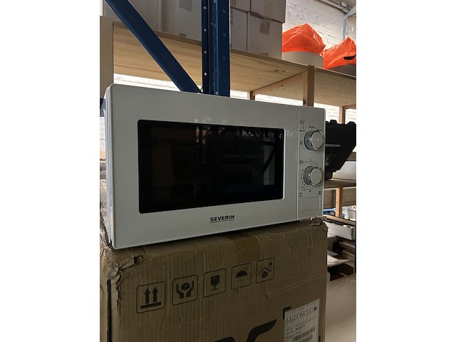 Partij huishoudelijke artikelen w.o. magnetron w.o. brabantia, severin - afbeelding 2 van  9