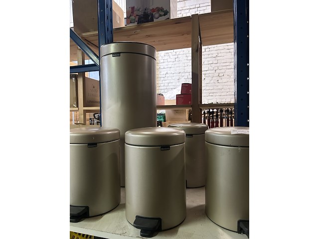 Partij huishoudelijke artikelen w.o. magnetron w.o. brabantia, severin - afbeelding 8 van  9