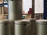 Partij huishoudelijke artikelen w.o. magnetron w.o. brabantia, severin - afbeelding 8 van  9