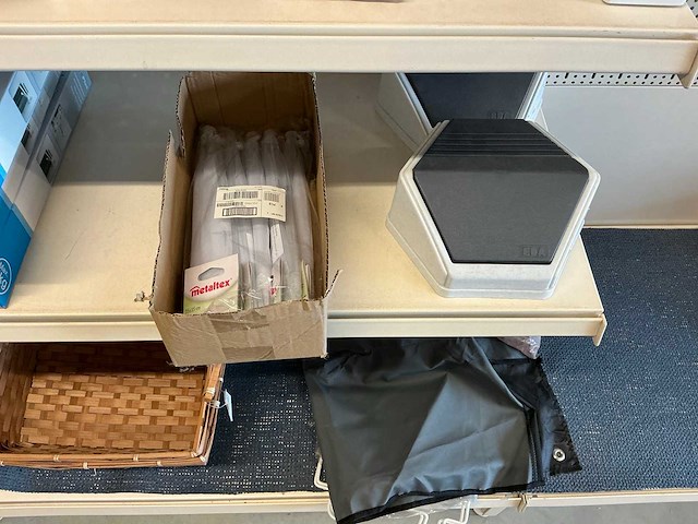 Partij huishoudelijke artikelen - afbeelding 12 van  21