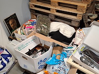 Partij huisraad o.a. tv, eetkamertafel, horeca stoelen - afbeelding 5 van  24