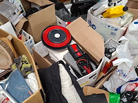 Partij huisraad o.a. tv, eetkamertafel, horeca stoelen - afbeelding 7 van  24