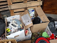 Partij huisraad o.a. tv, eetkamertafel, horeca stoelen - afbeelding 8 van  24