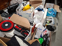 Partij huisraad o.a. tv, eetkamertafel, horeca stoelen - afbeelding 10 van  24