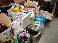 Partij huisraad o.a. tv, eetkamertafel, horeca stoelen - afbeelding 11 van  24