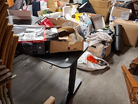 Partij huisraad o.a. tv, eetkamertafel, horeca stoelen - afbeelding 16 van  24