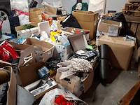 Partij huisraad o.a. tv, eetkamertafel, horeca stoelen - afbeelding 17 van  24