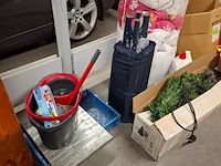 Partij huisraad o.a. tv, eetkamertafel, horeca stoelen - afbeelding 21 van  24