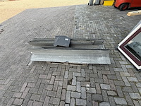 Partij hulpstukken cementgolf platen - afbeelding 1 van  3