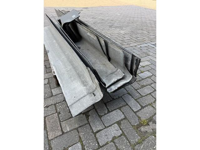 Partij hulpstukken cementgolf platen - afbeelding 2 van  3
