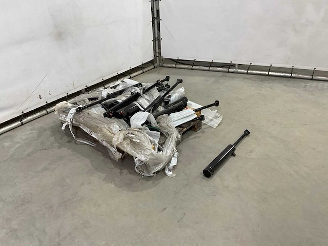 Partij hydrauliek cilinders - afbeelding 3 van  7