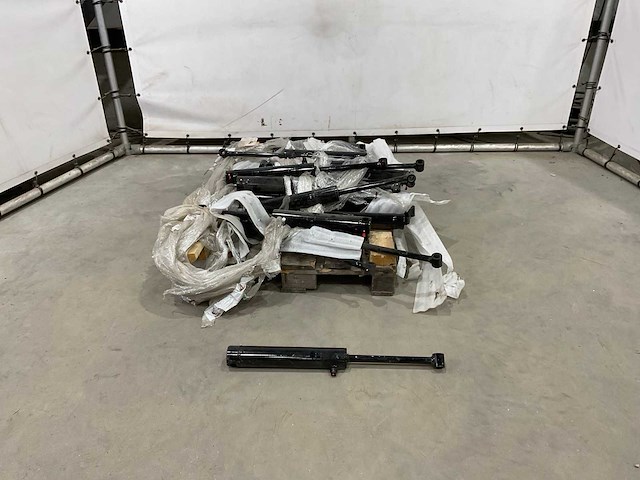 Partij hydrauliek cilinders - afbeelding 4 van  7