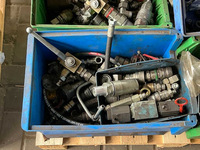 Partij hydrauliek koppelingen en fitwerk - afbeelding 3 van  7