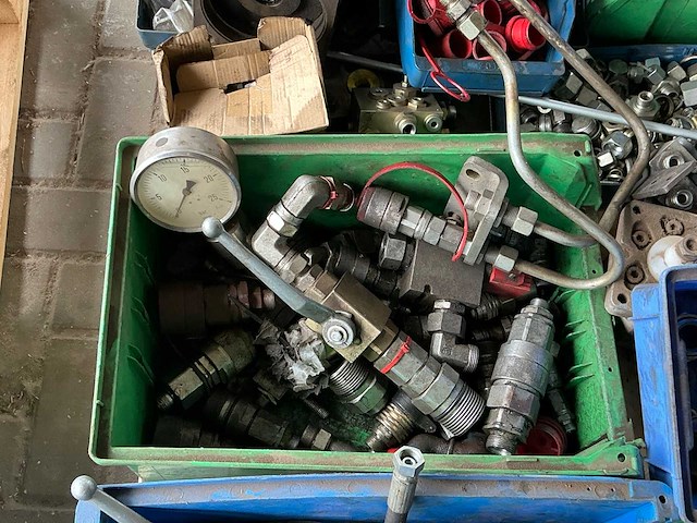 Partij hydrauliek koppelingen en fitwerk - afbeelding 4 van  7