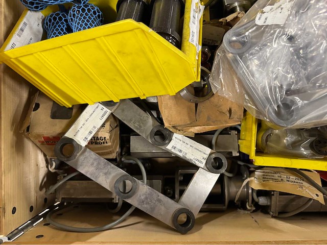 Partij hydrauliek & mechanische onderdelen mix (218kg) - afbeelding 5 van  8