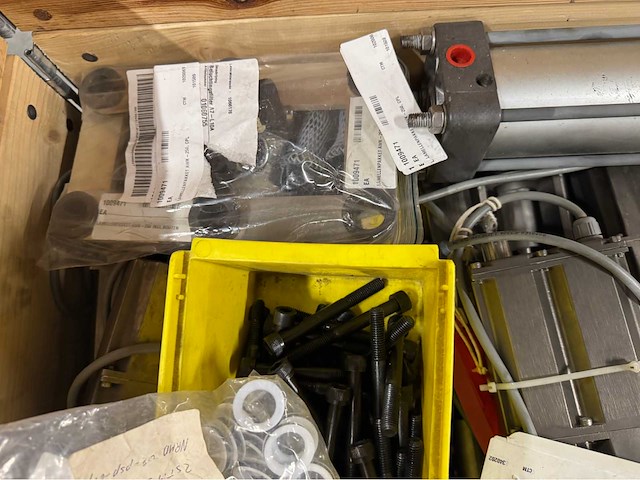 Partij hydrauliek & mechanische onderdelen mix (218kg) - afbeelding 6 van  8