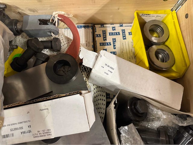 Partij hydrauliek & mechanische onderdelen mix (218kg) - afbeelding 7 van  8