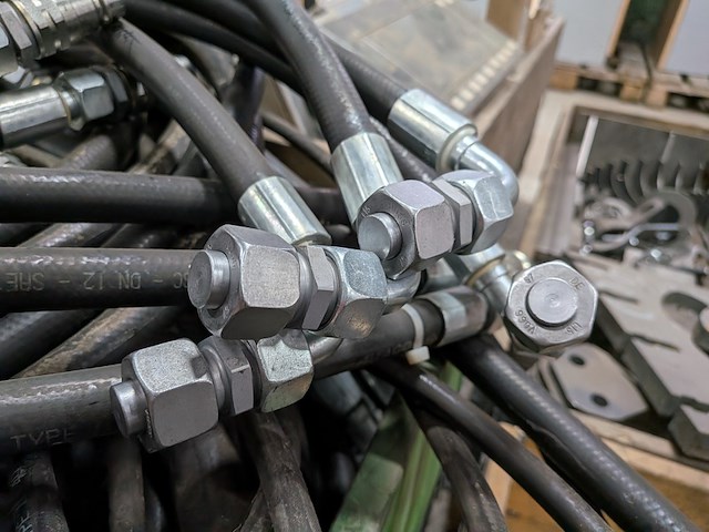 Partij hydrauliek slang met koppelingen - afbeelding 4 van  10