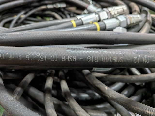 Partij hydrauliek slang met koppelingen - afbeelding 8 van  10