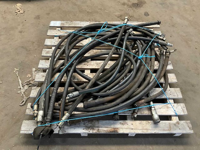 Partij hydrauliek slangen - afbeelding 3 van  3