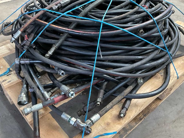 Partij hydrauliek slangen - afbeelding 3 van  4