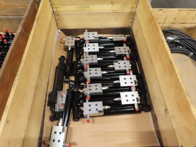 Partij hydrauliek - afbeelding 17 van  22