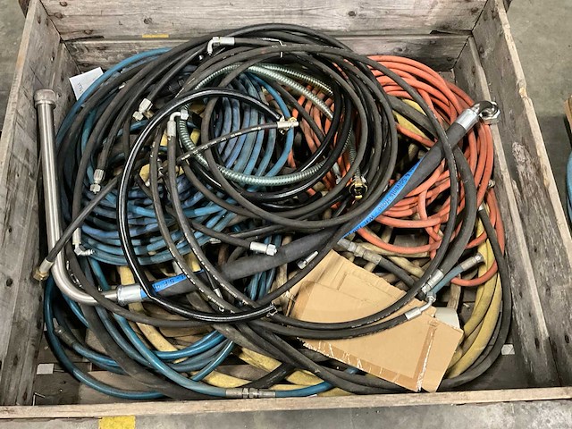 Partij hydrauliekslangen - afbeelding 2 van  2