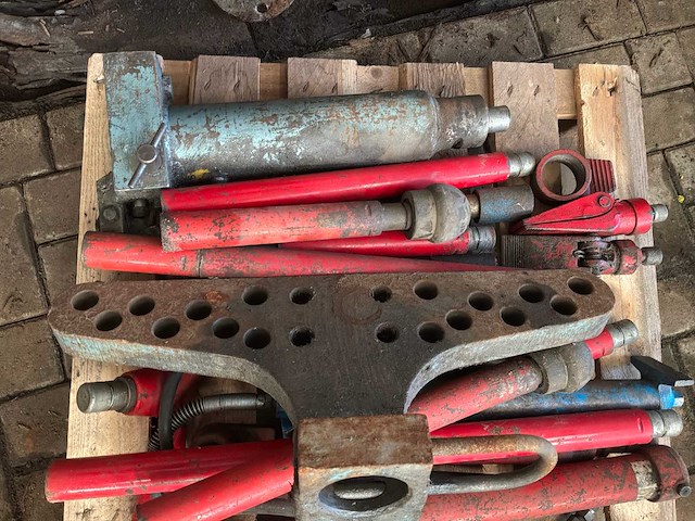 Partij hydraulisch gereedschap - afbeelding 4 van  6