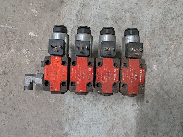 Partij hydraulische componenten - afbeelding 4 van  22