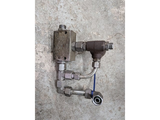 Partij hydraulische componenten - afbeelding 13 van  22