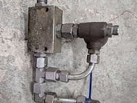 Partij hydraulische componenten - afbeelding 13 van  22