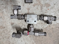 Partij hydraulische componenten - afbeelding 19 van  22