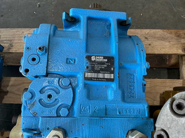 Partij hydraulische pompen - afbeelding 3 van  18