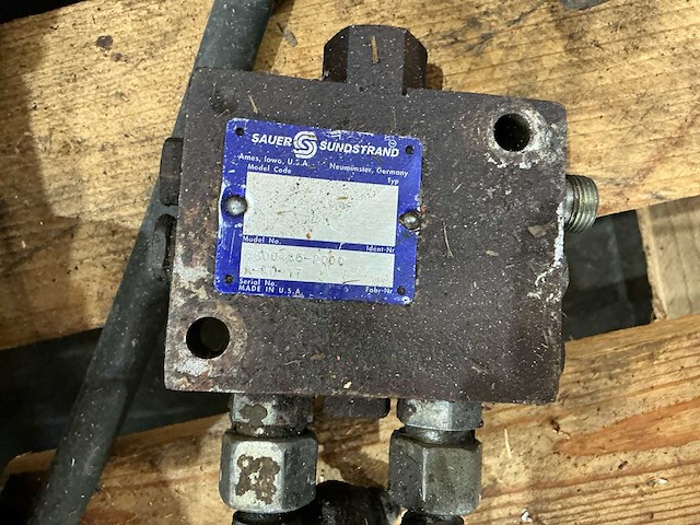 Partij hydraulische pompen - afbeelding 7 van  18