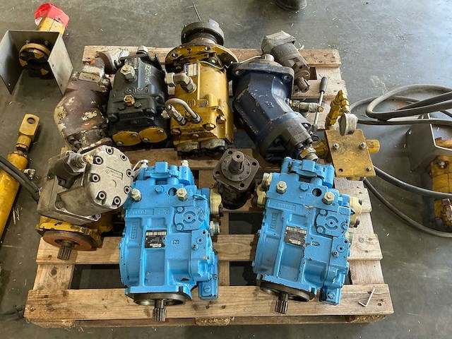 Partij hydraulische pompen - afbeelding 5 van  16