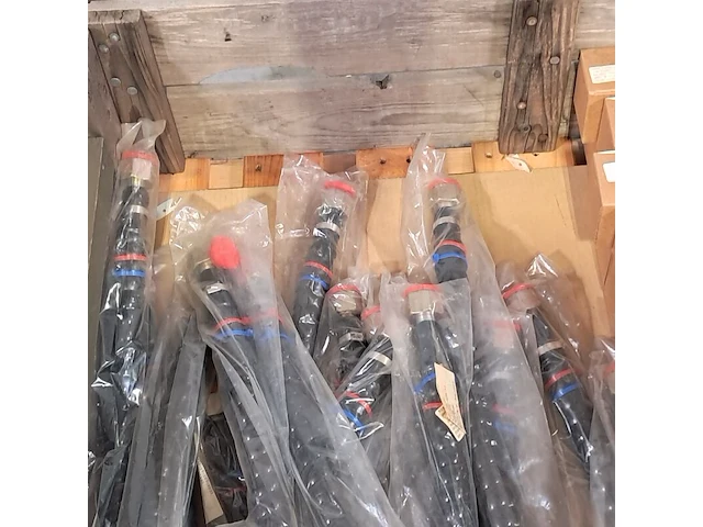 Partij hydraulische slangen en pakkingen, o.a flexion - afbeelding 3 van  6