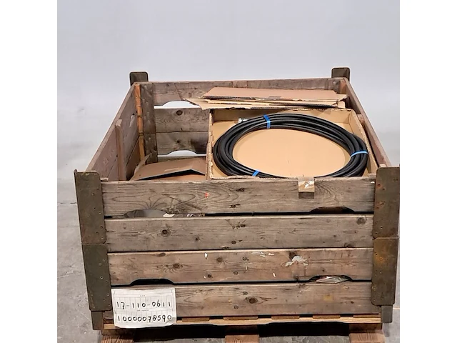 Partij hydraulische slangen, o.a cargotec - afbeelding 1 van  9