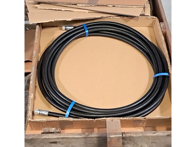 Partij hydraulische slangen, o.a cargotec - afbeelding 2 van  9