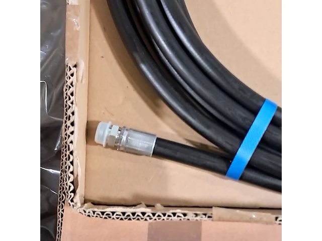 Partij hydraulische slangen, o.a cargotec - afbeelding 3 van  9