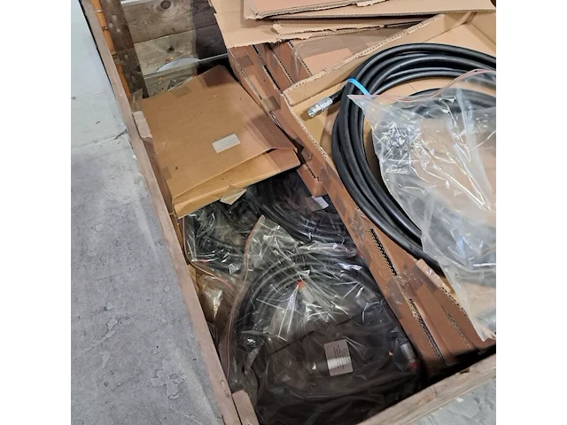 Partij hydraulische slangen, o.a cargotec - afbeelding 9 van  9