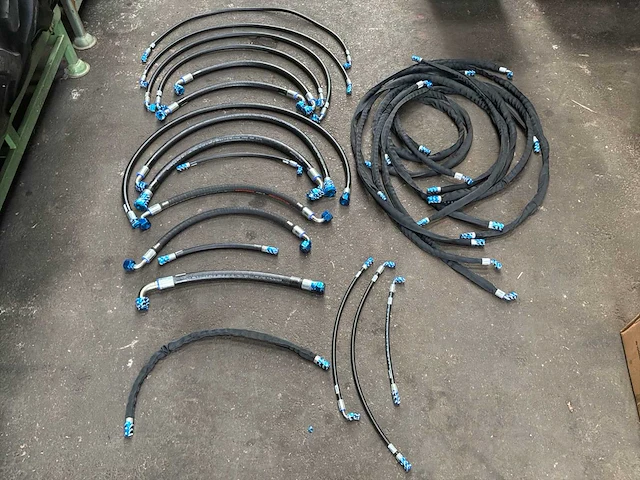 Partij hydraulische slangen set oa shovel kw25-27 - afbeelding 6 van  13