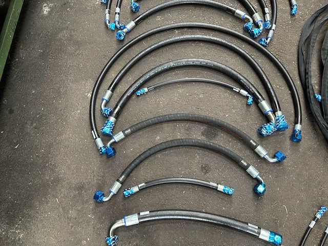 Partij hydraulische slangen set oa shovel kw25-27 - afbeelding 9 van  13