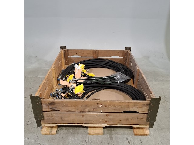 Partij hydraulische slangen - afbeelding 1 van  7