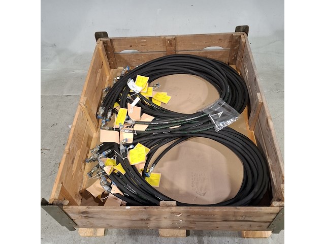 Partij hydraulische slangen - afbeelding 2 van  7