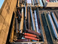 Partij hydraulische werkcilinders - afbeelding 1 van  3