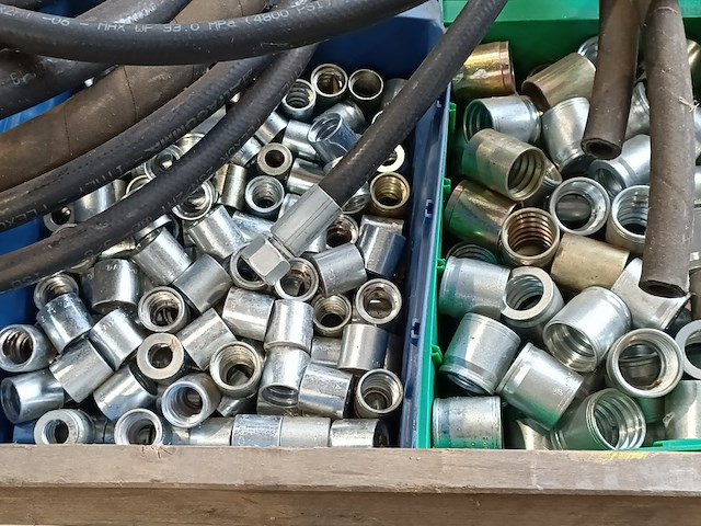 Partij hydro slang en koppelingen - afbeelding 3 van  9