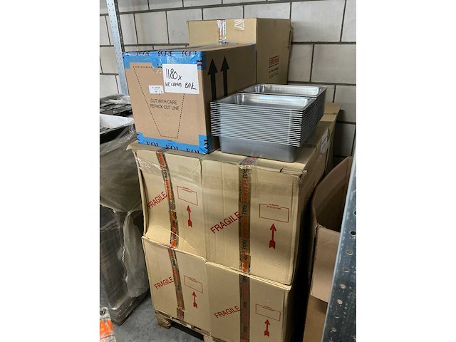 Partij ice cream bakken & deksels (2145x) - afbeelding 3 van  6